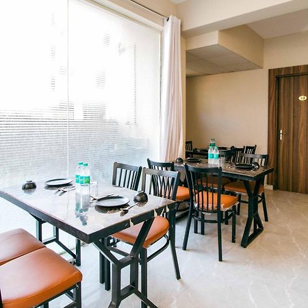 Treebo Elite Corporate, Sector 62 Hotel Noida Ngoại thất bức ảnh