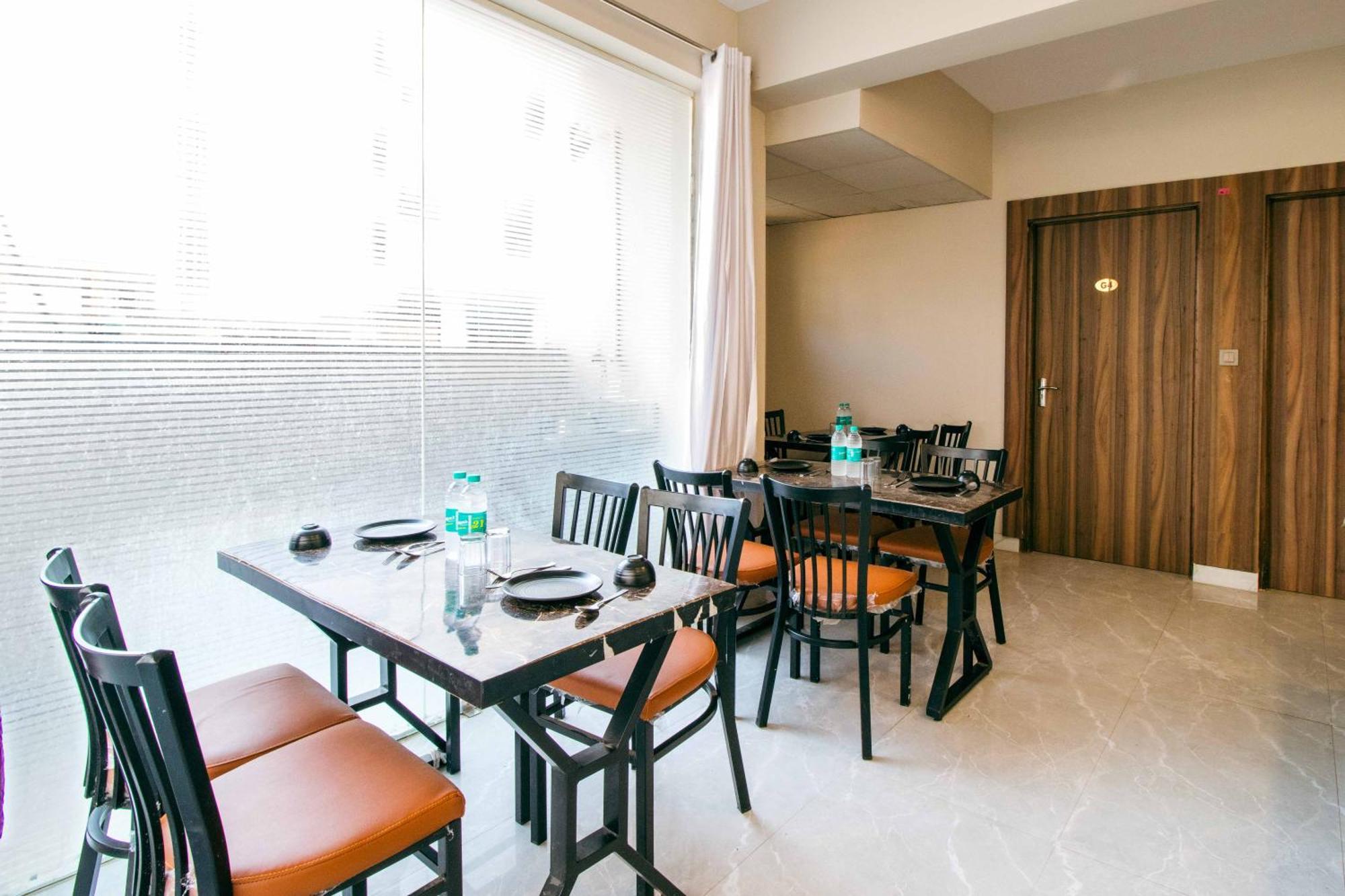 Treebo Elite Corporate, Sector 62 Hotel Noida Ngoại thất bức ảnh