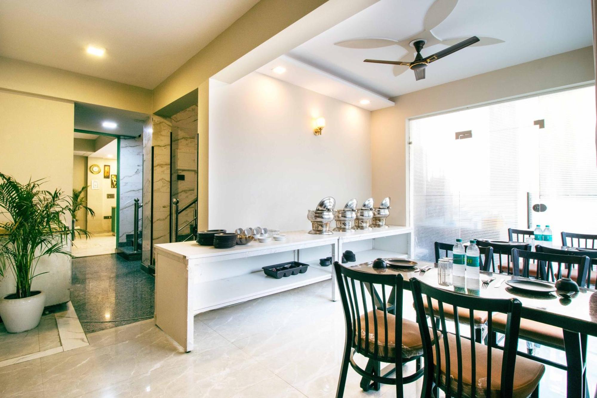 Treebo Elite Corporate, Sector 62 Hotel Noida Ngoại thất bức ảnh