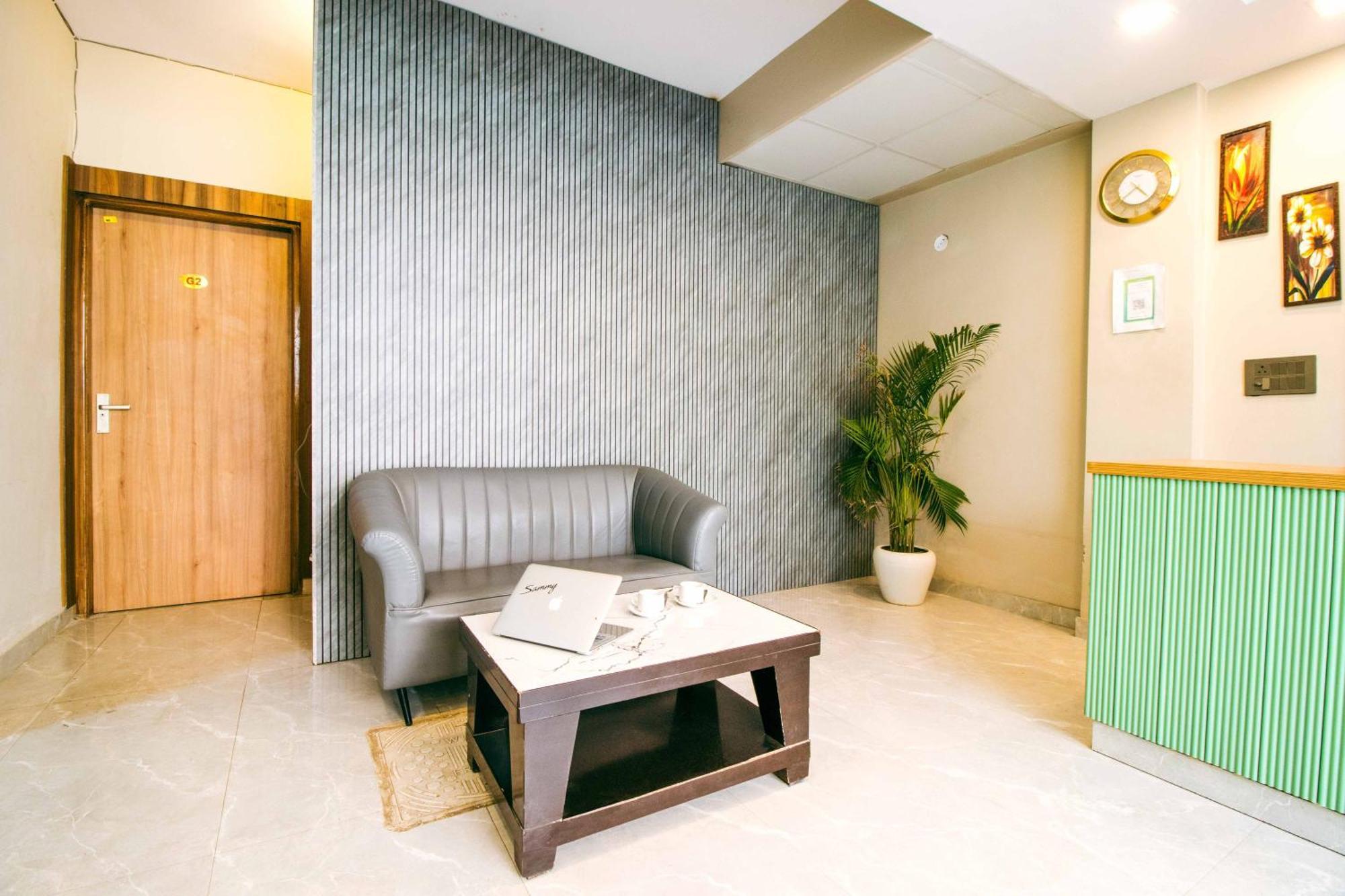 Treebo Elite Corporate, Sector 62 Hotel Noida Ngoại thất bức ảnh