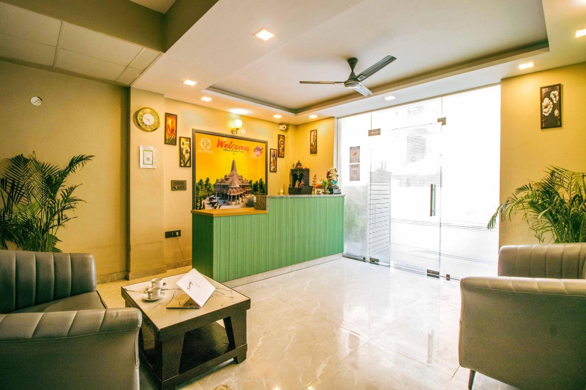 Treebo Elite Corporate, Sector 62 Hotel Noida Ngoại thất bức ảnh