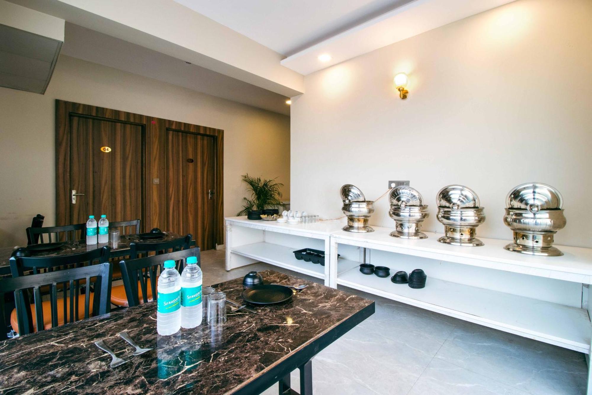 Treebo Elite Corporate, Sector 62 Hotel Noida Ngoại thất bức ảnh