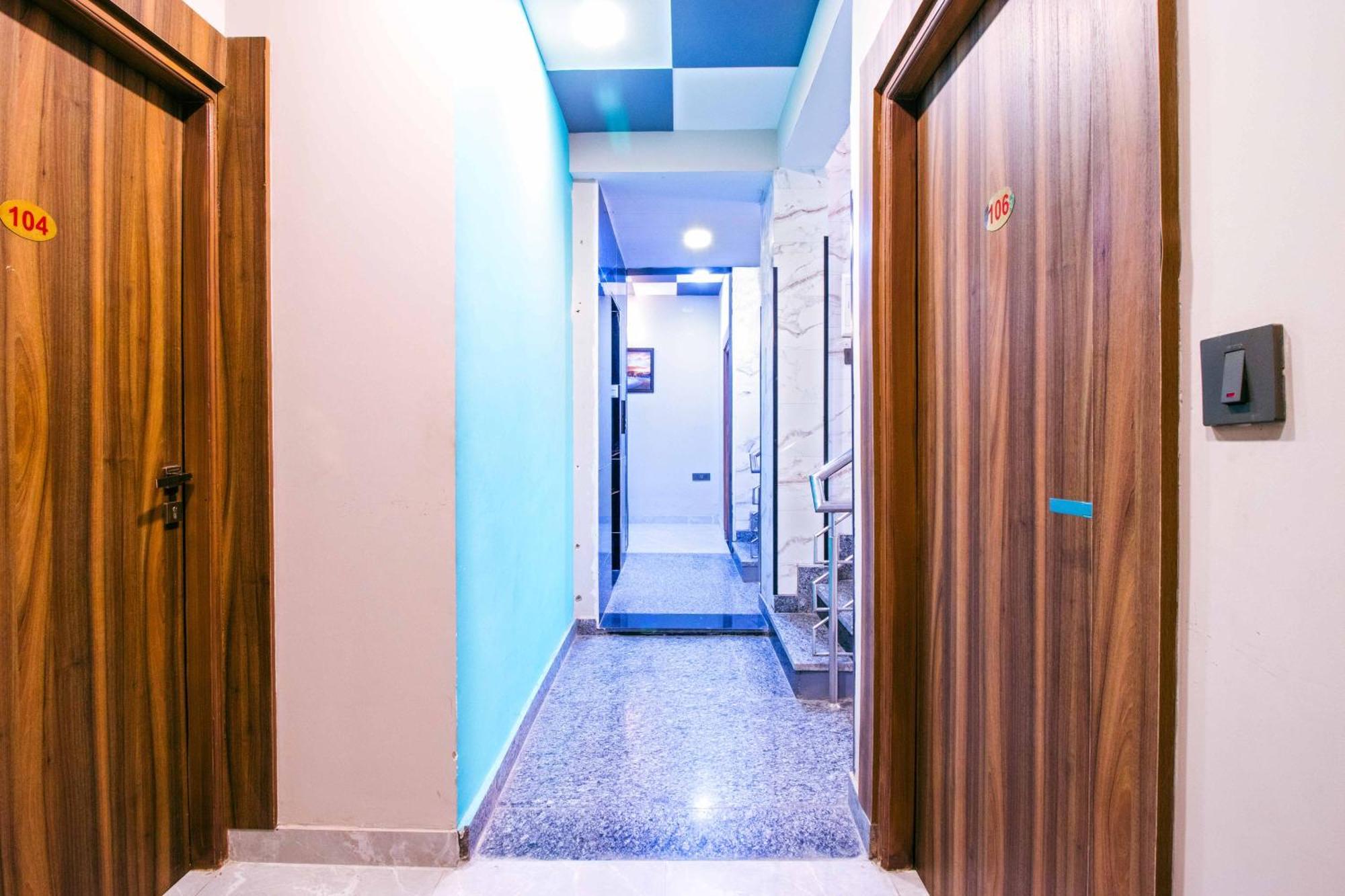 Treebo Elite Corporate, Sector 62 Hotel Noida Ngoại thất bức ảnh