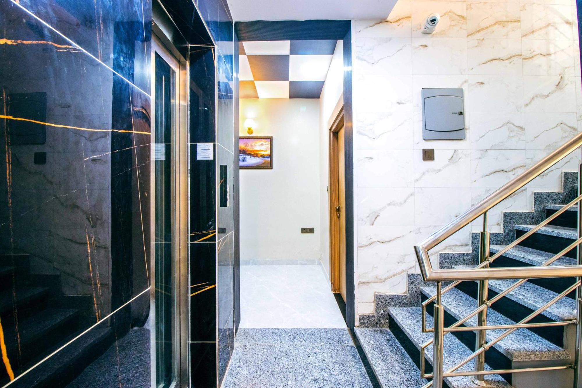 Treebo Elite Corporate, Sector 62 Hotel Noida Ngoại thất bức ảnh