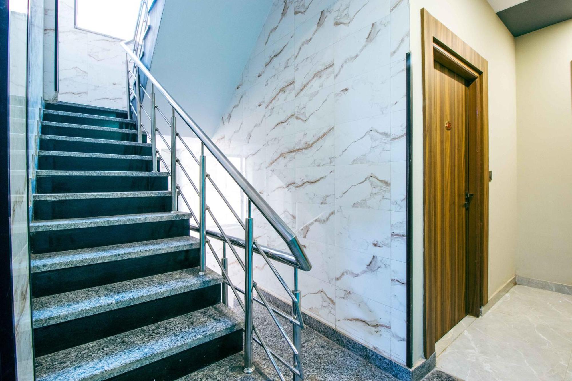 Treebo Elite Corporate, Sector 62 Hotel Noida Ngoại thất bức ảnh