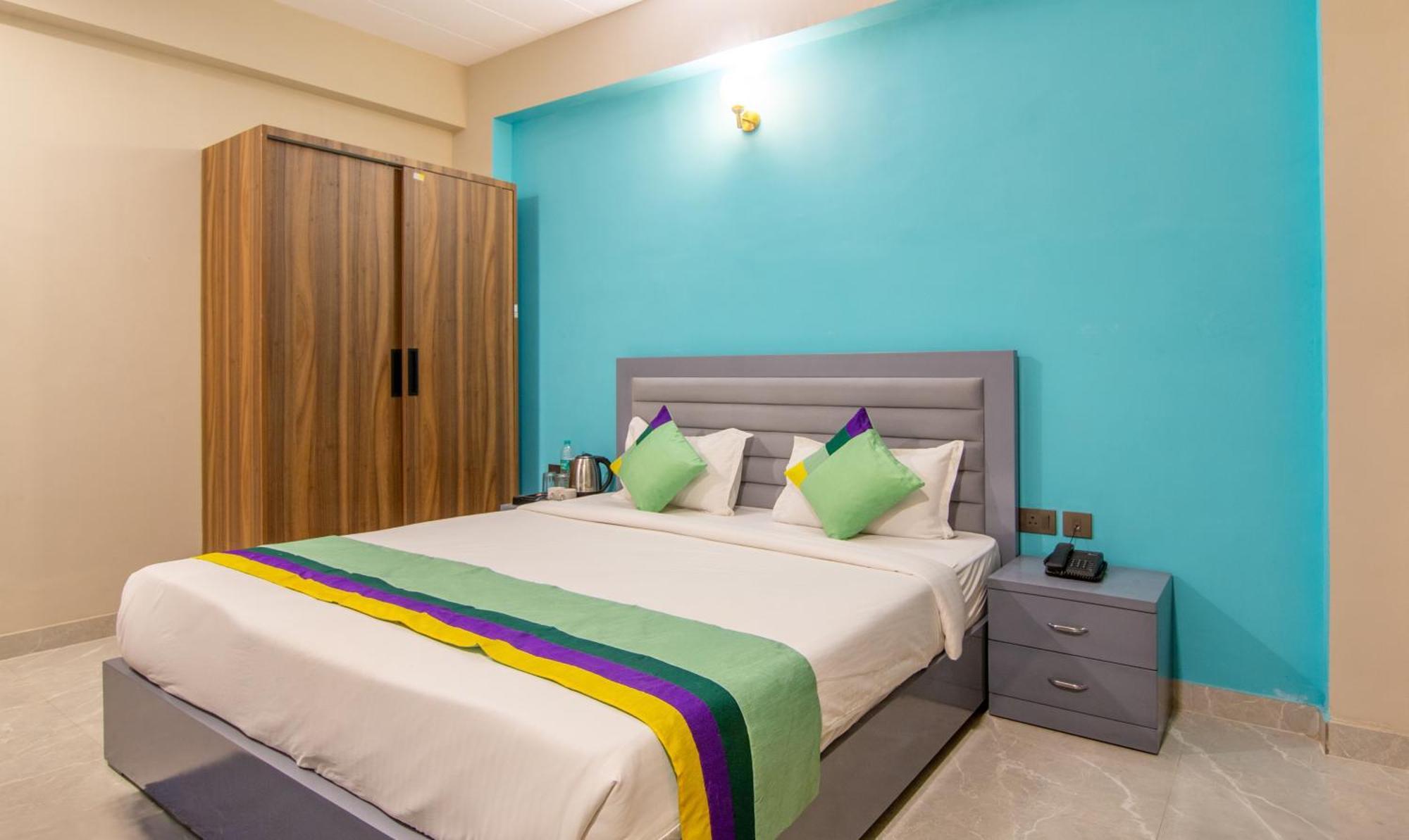 Treebo Elite Corporate, Sector 62 Hotel Noida Ngoại thất bức ảnh