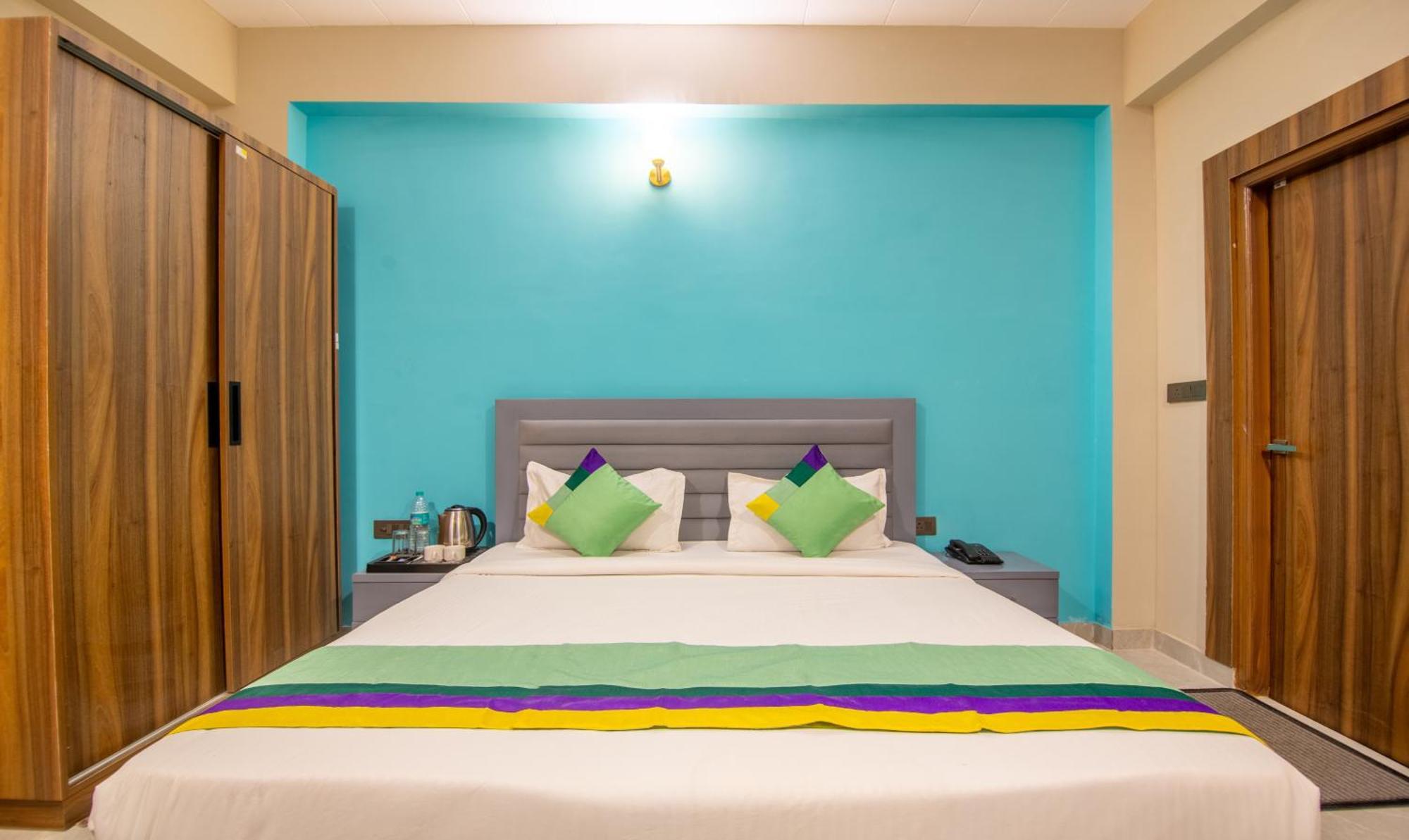 Treebo Elite Corporate, Sector 62 Hotel Noida Ngoại thất bức ảnh
