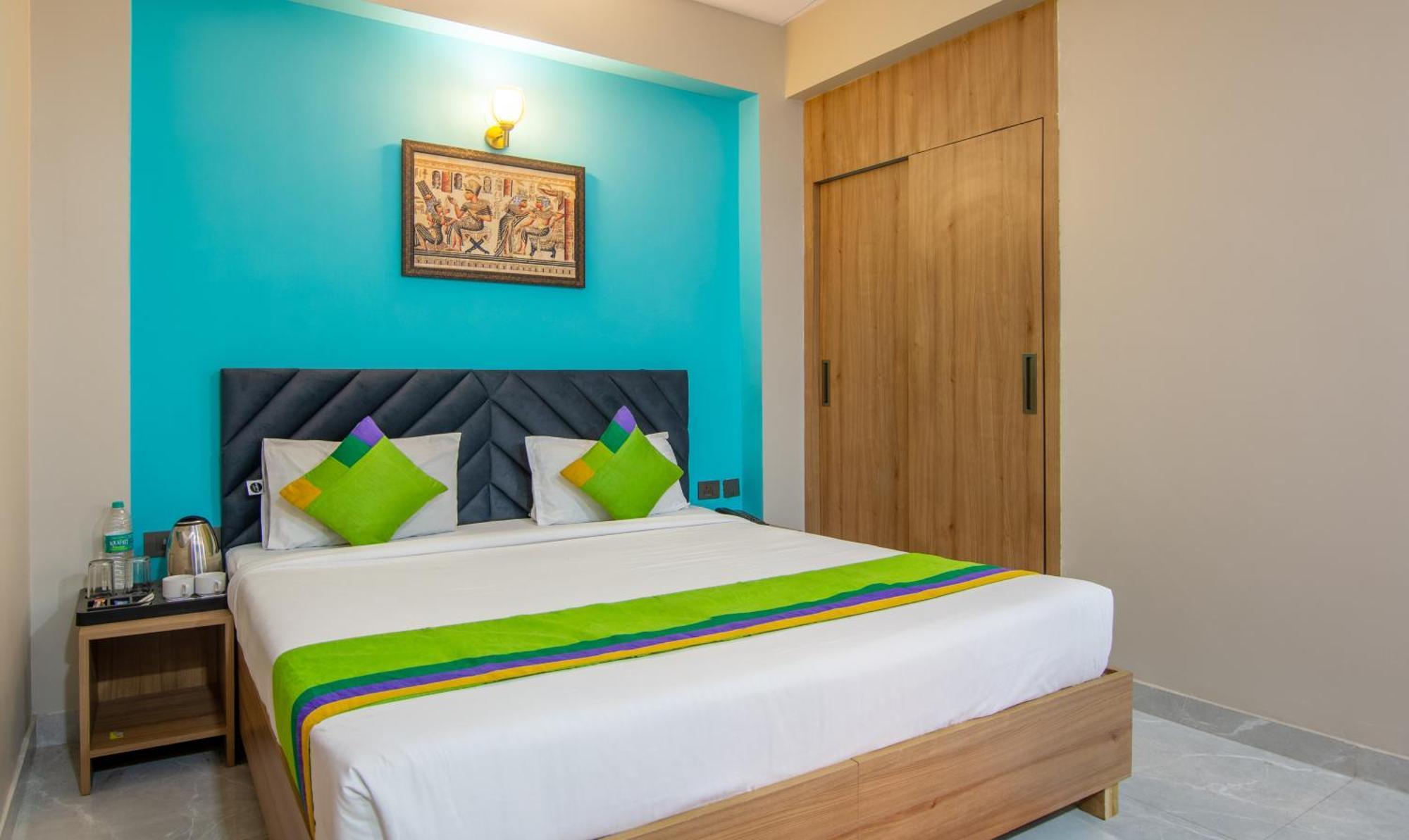 Treebo Elite Corporate, Sector 62 Hotel Noida Ngoại thất bức ảnh