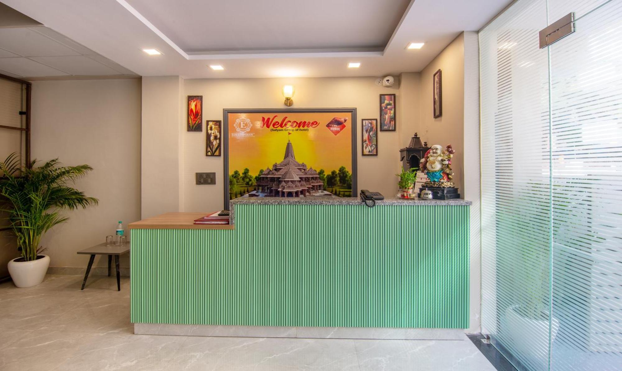 Treebo Elite Corporate, Sector 62 Hotel Noida Ngoại thất bức ảnh